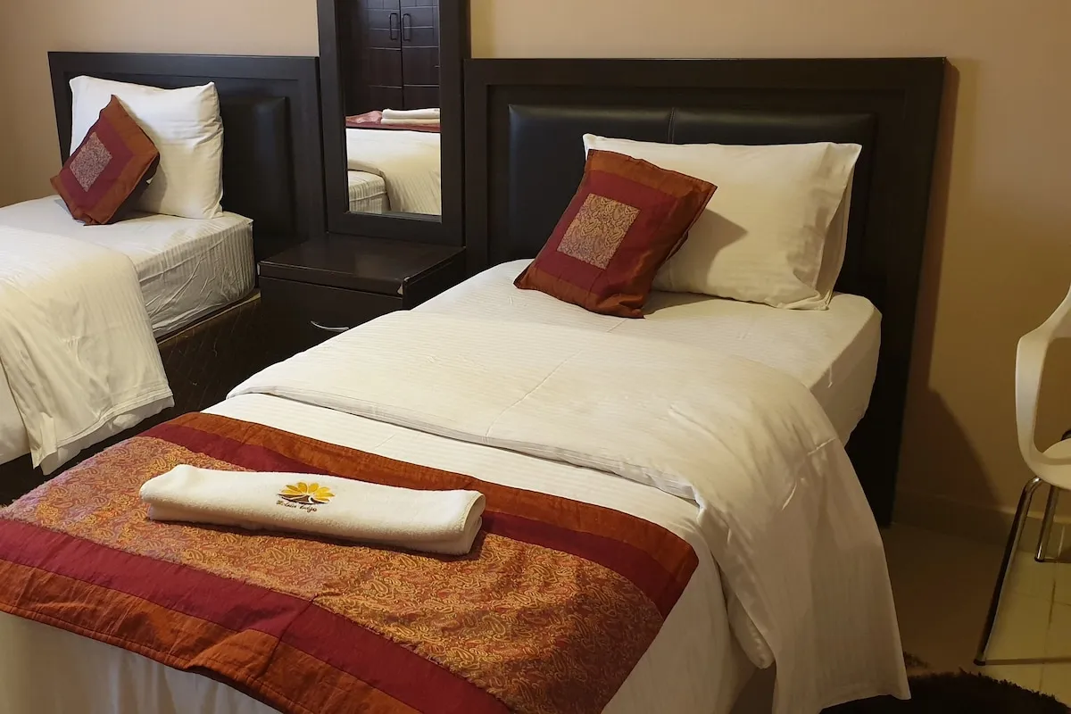 Twin Bed Room