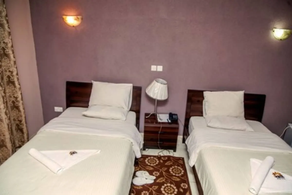 Twin Bed Room